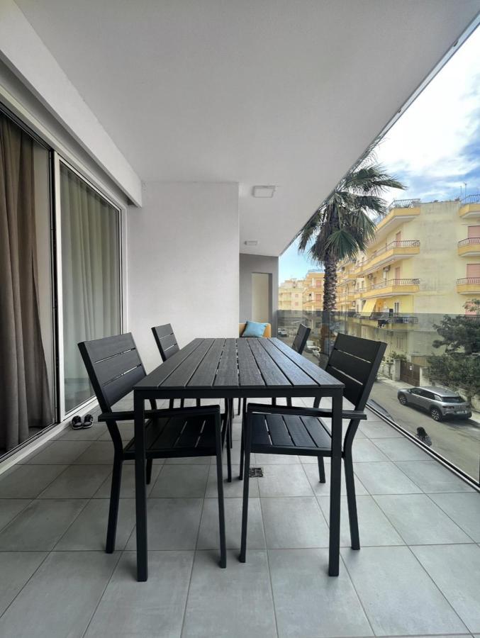 Modern And Spacious Appartement With Beach View. Gallipoli Exterior photo