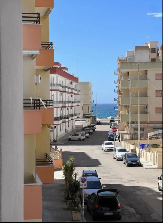 Modern And Spacious Appartement With Beach View. Gallipoli Exterior photo